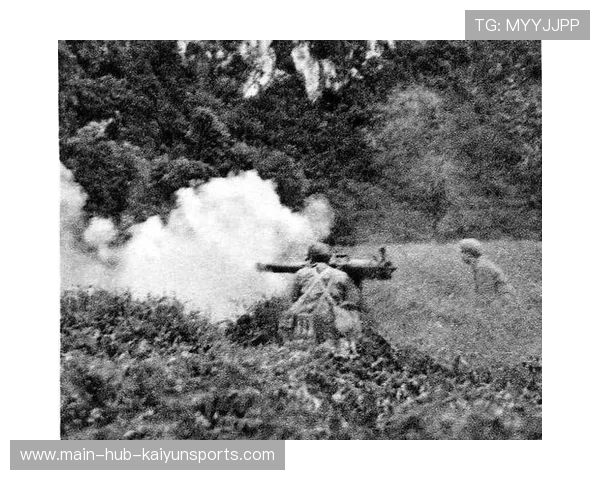 努涅斯反击中劲射击中横梁弹回场内